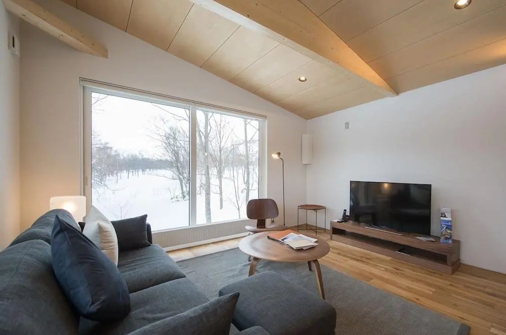 Yorokobi Lodge by Hokkaido Tracks - Living area - 2