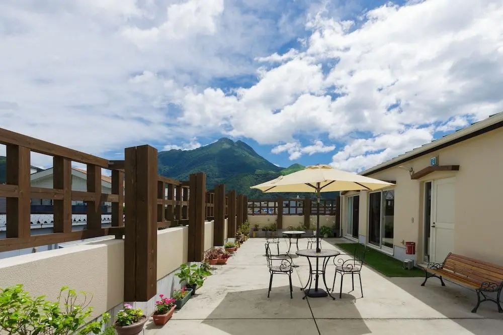 At Inn - Primary image