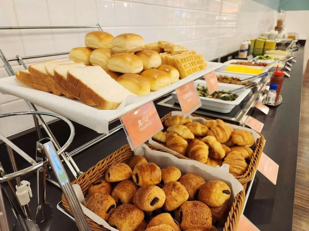 Comfort Hotel Naha Prefectural Office - Breakfast area - 1