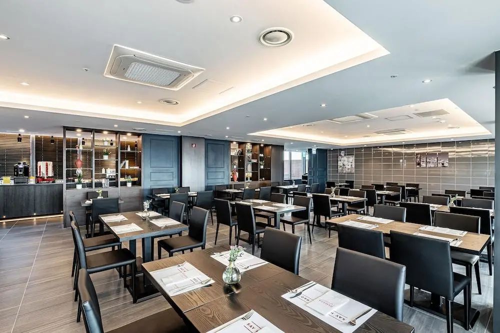 Ramada Hotels & Suites Seoul Namdaemun - Restaurant - 2