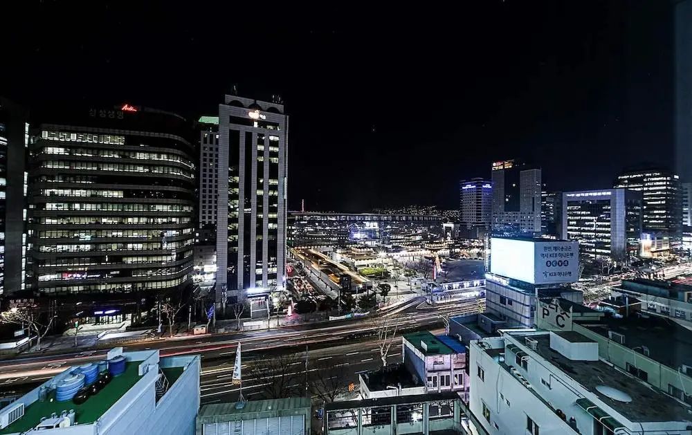 Maximum Hotel - City view - 2