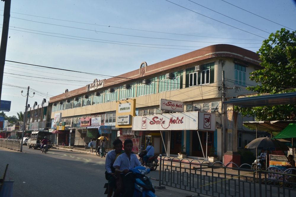 Smile Motel - Exterior - 2