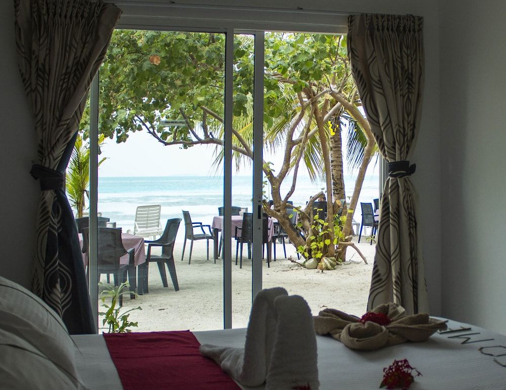 Crown Beach Hotel Maldives - Room - 2