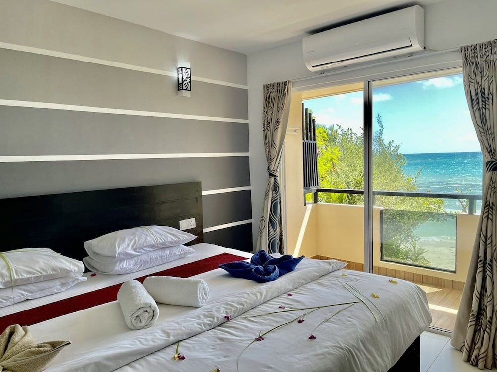 Crown Beach Hotel Maldives - Room - 1