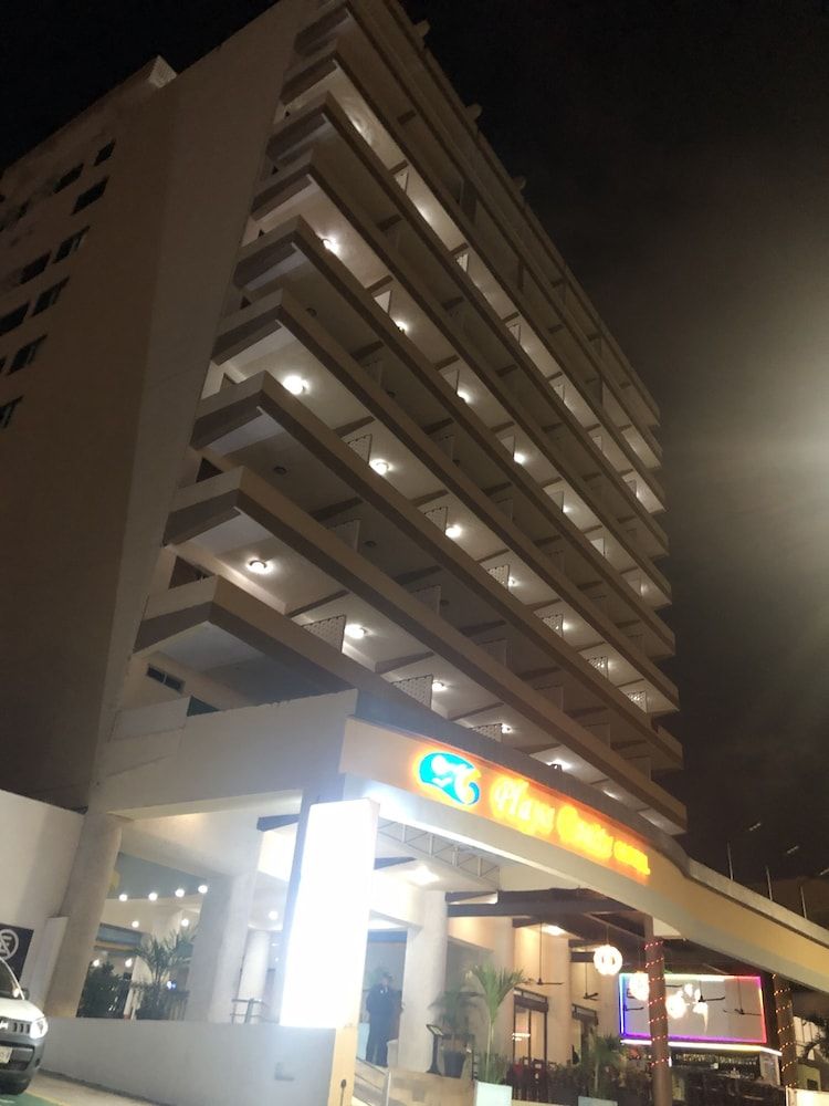 Hotel Playa Bonita - Front of property - evening/night - 2