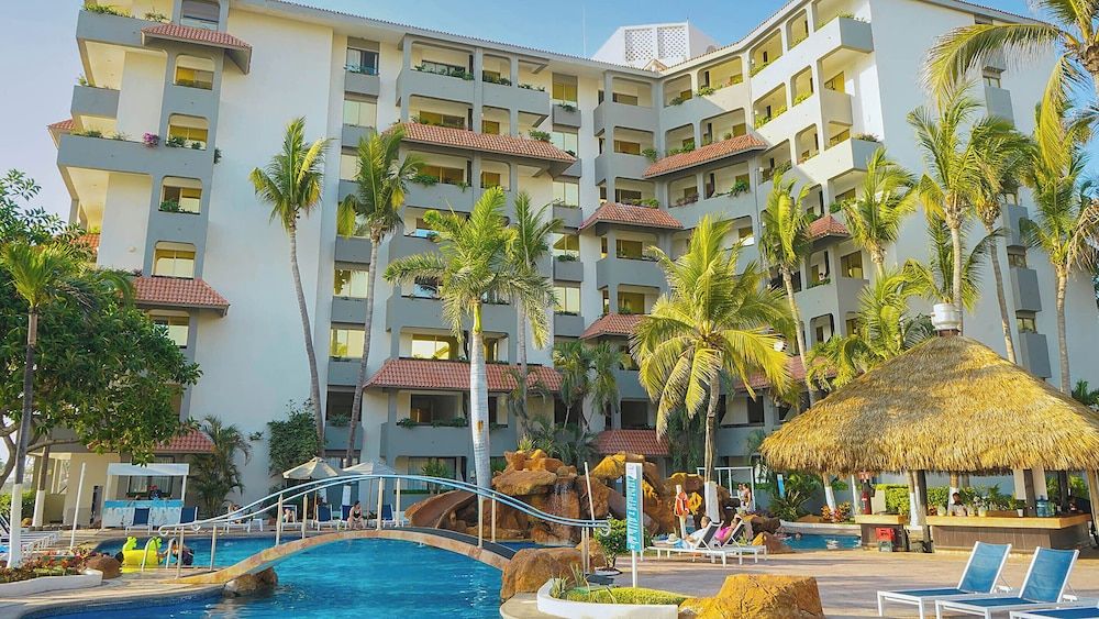 Luna Palace Hotel and Suites - Exterior