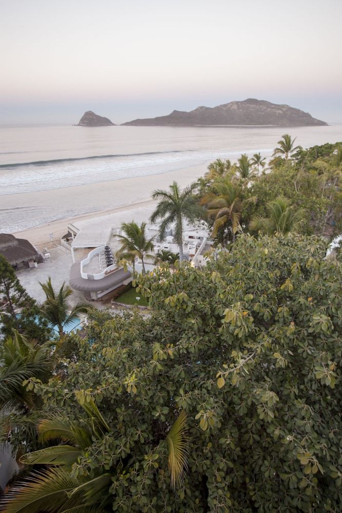 Gaviana Resort - Beach/ocean view - 2