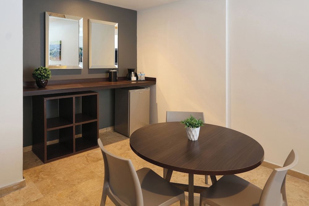 Holiday Inn Resort Mazatlan by IHG - Room - 1