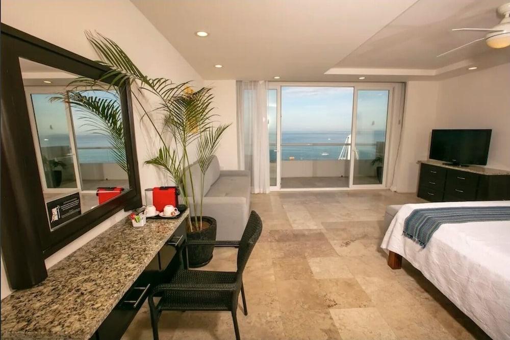 Hotel Delfin PV Beach Resort photo