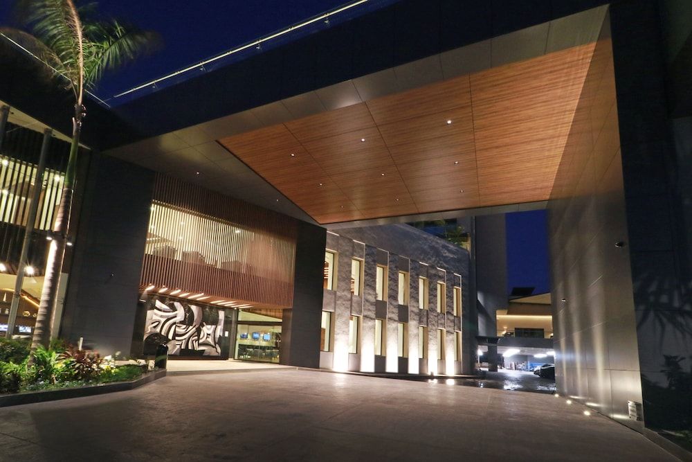 Holiday Inn & Suites Puerto Vallarta Marina & Golf by IHG - Exterior - 2