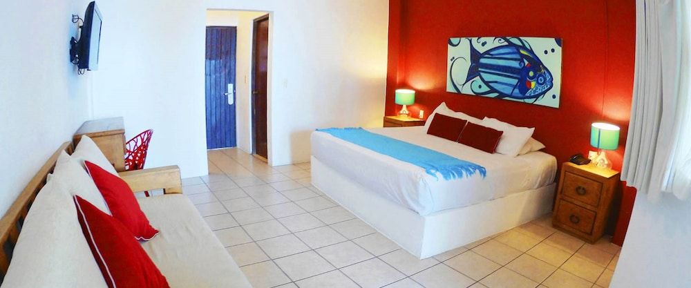 Emperador Vallarta Beachfront Hotel and Suites - Room - 2