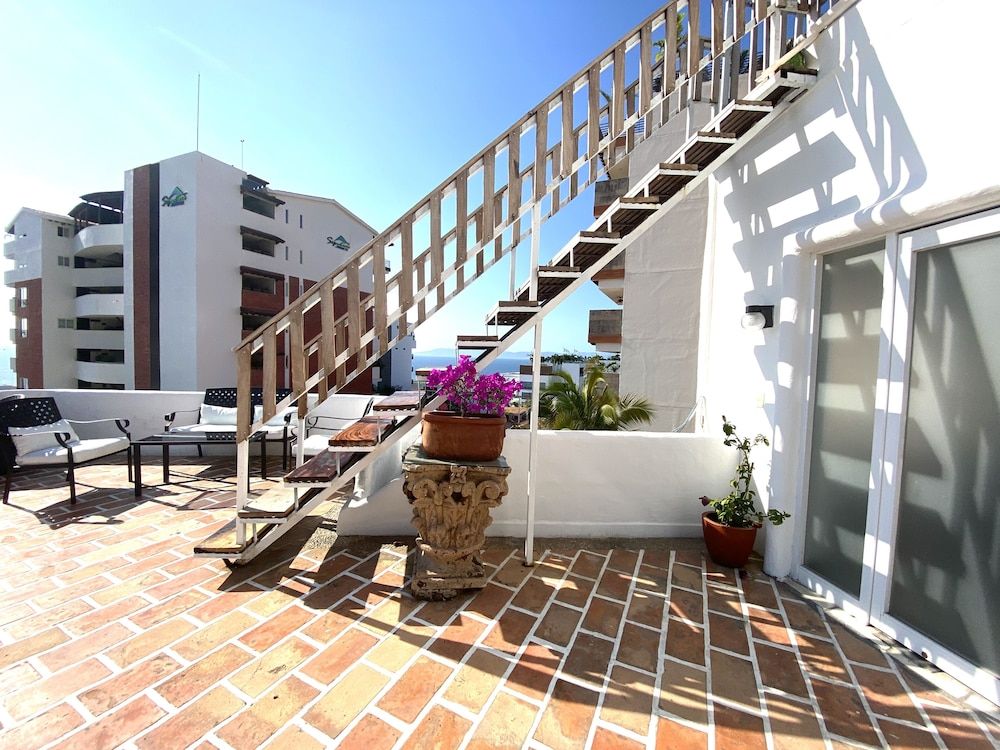Hotel Amaca Puerto Vallarta - Adults Only - Terrace/patio - 1