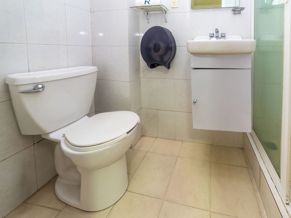 Capital O Suites Marne Cdmx - Bathroom - 2