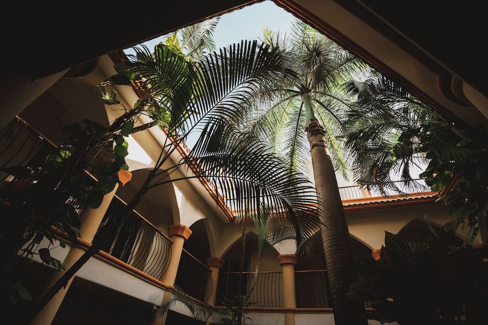 Sahara Hotel - Exterior - 2