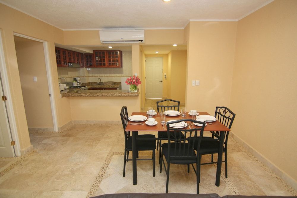 Hotel Villamar Princesa Suites - In-room dining - 2