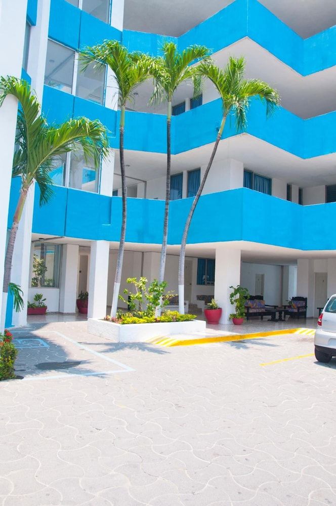 Dorados Acapulco - Exterior - 1