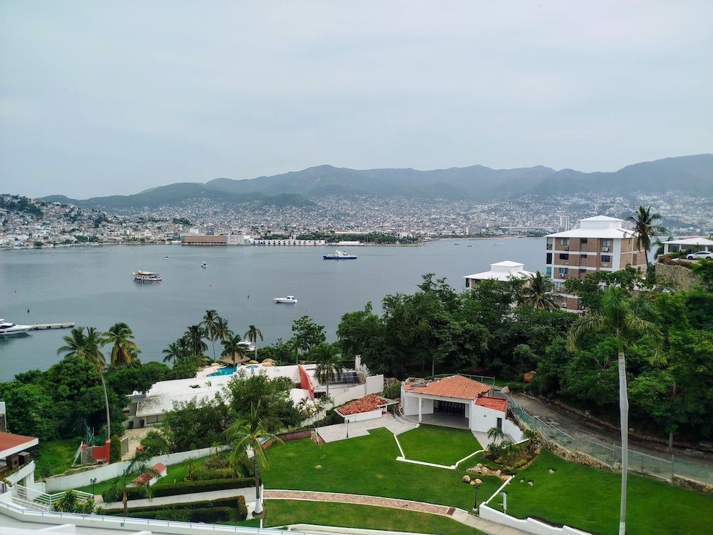 Hotel Aristos Acapulco - Beach/ocean view