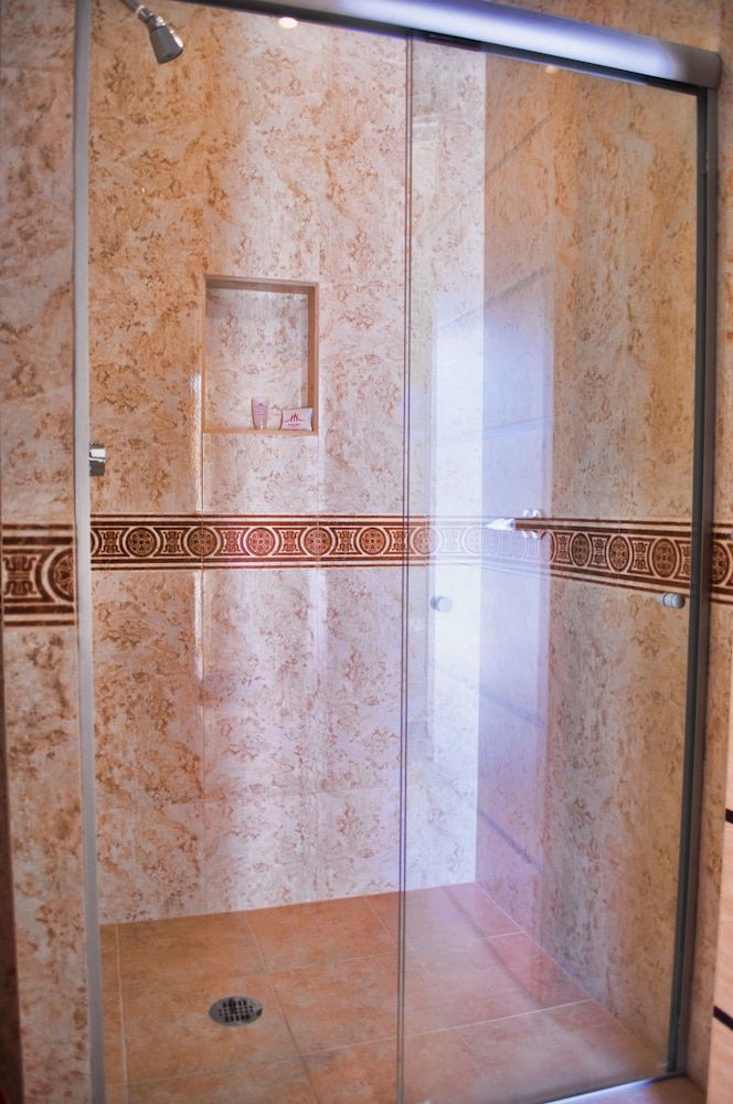 Hotel Nilo - Bathroom shower - 2