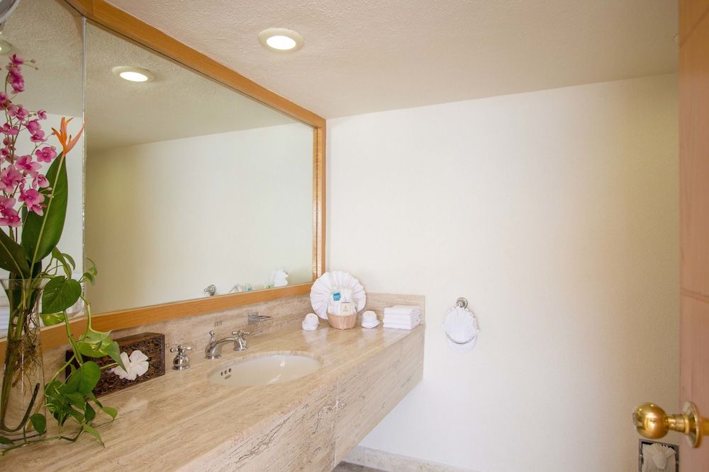 HS HOTSSON Hotel Acapulco - Bathroom - 2