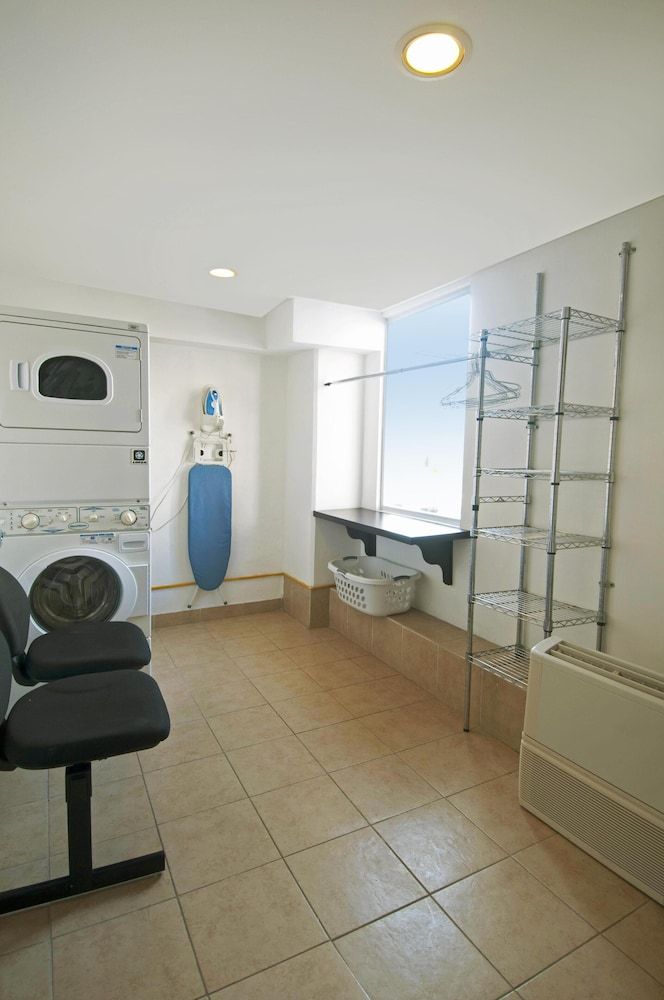 One Acapulco Costera - Laundry room - 2