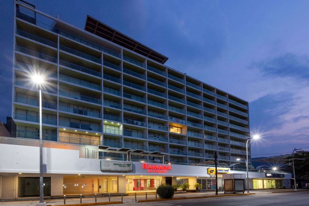 Ramada by Wyndham Acapulco Hotel & Suites - Exterior - 2