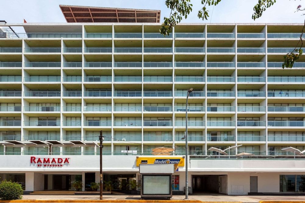 Ramada by Wyndham Acapulco Hotel & Suites - Exterior - 1
