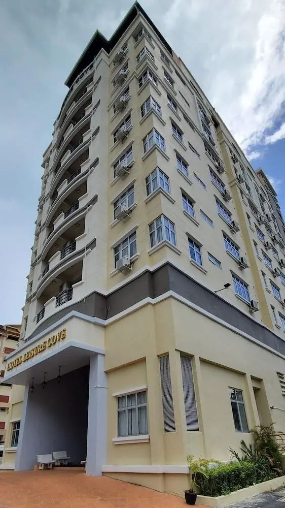 Leisure Cove Hotel & Apartments - Primary image - 1