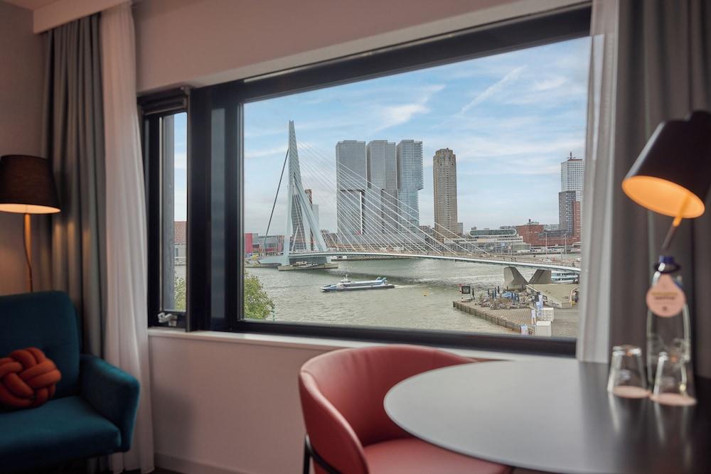 DoubleTree by Hilton Rotterdam Centre photo