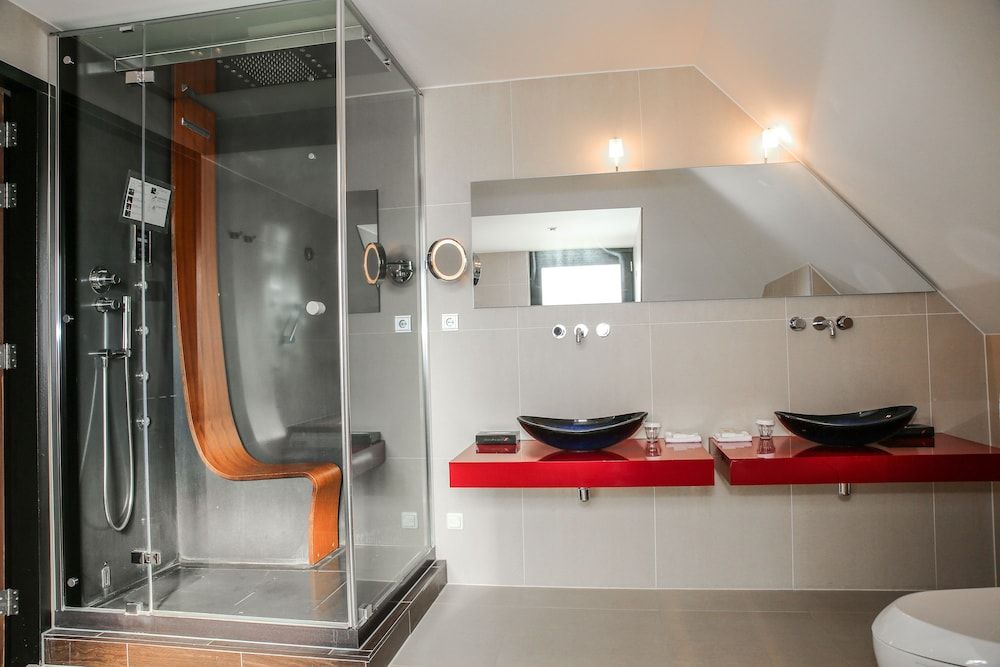 Restaurant, Hotel & Spa Savarin - Bathroom - 2