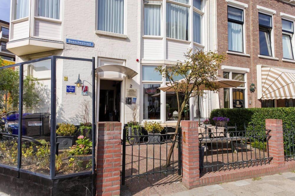 Hotel 't Witte Huys - Property entrance - 2