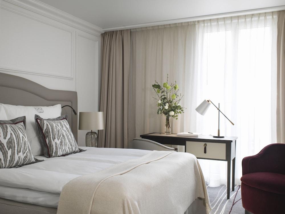 Britannia Hotel photo
