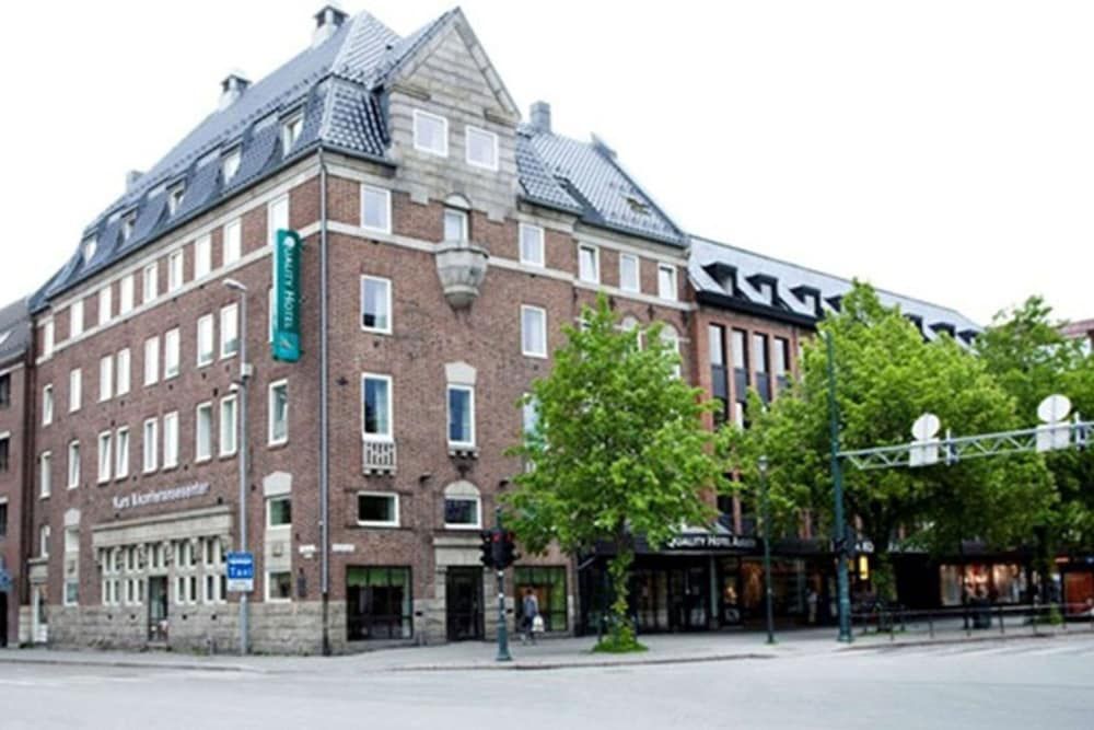 Quality Hotel Augustin - Exterior - 1