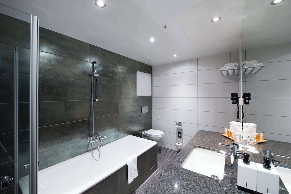 Scandic Ørnen - Bathroom - 1
