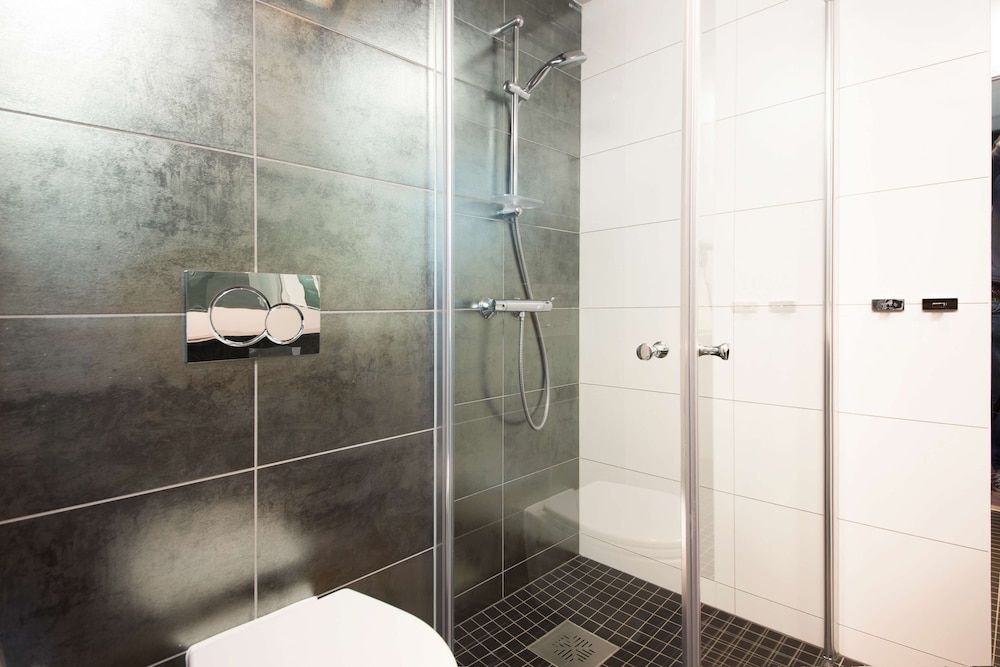Scandic Ørnen - Bathroom - 2
