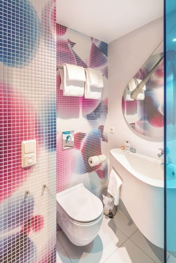 Magic Hotel Xhibition - Bathroom - 2