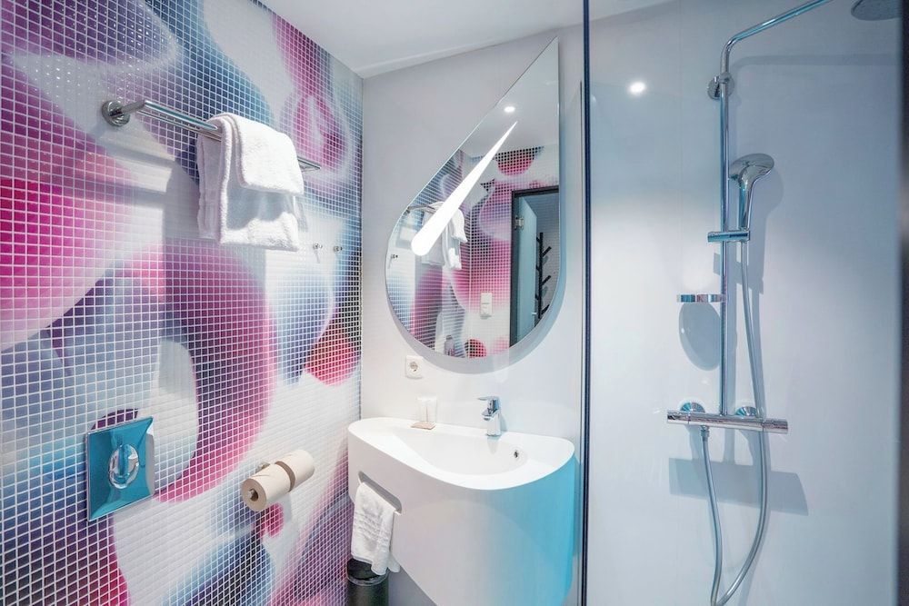 Magic Hotel Xhibition - Bathroom