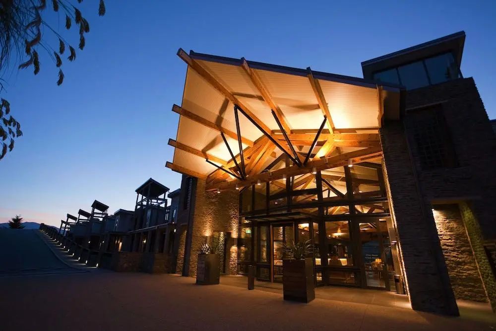 The Rees Hotel and Luxury Apartments - Front of property - 2