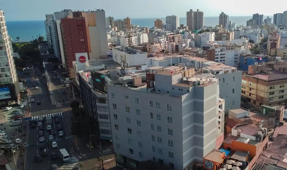 Miraflores City Hotel - Front of property - 2