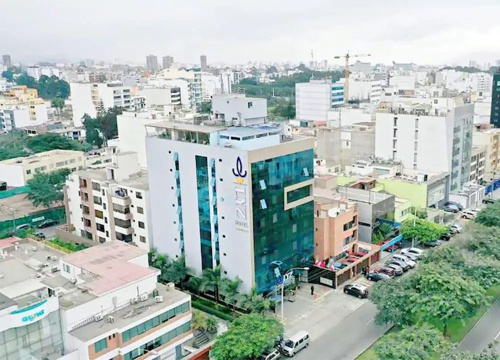 LYZ Business Hotel - Front of property - 2