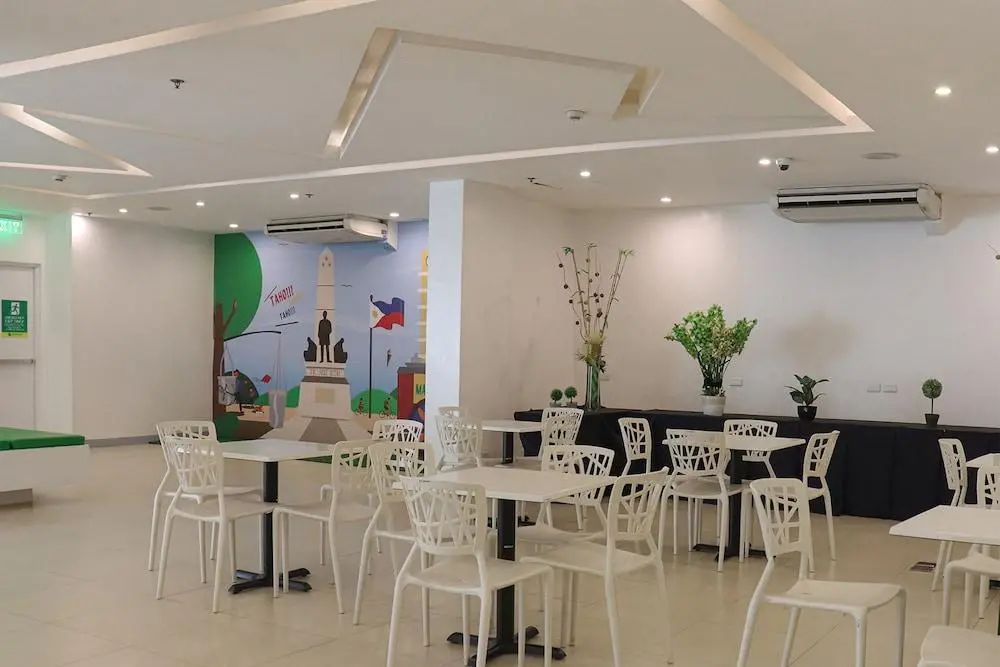 Go Hotels Ermita - Breakfast area - 2