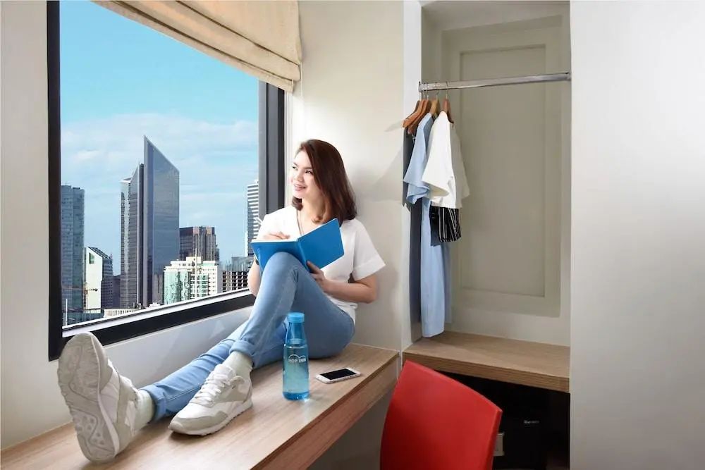 Hop Inn Hotel Aseana City - View from room - 2