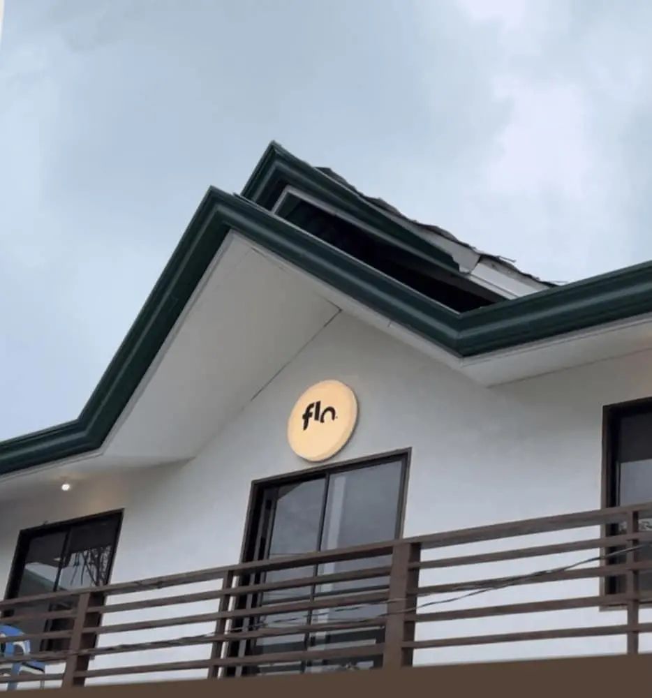 Flo Bed and Breakfast - Front of property - 4