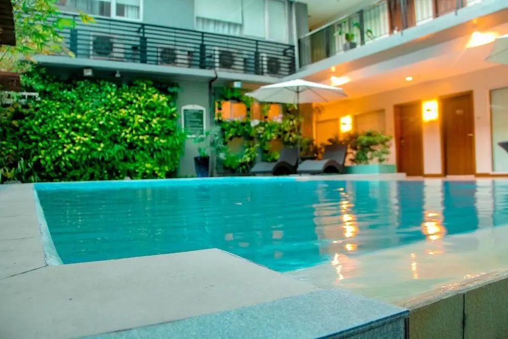 88 Courtyard Hotel - Pool - 1