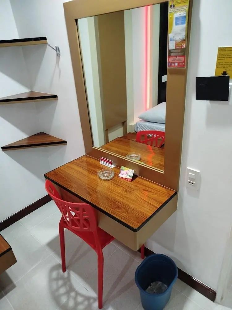 Hotel Sogo Timog Ave. - Living area - 2