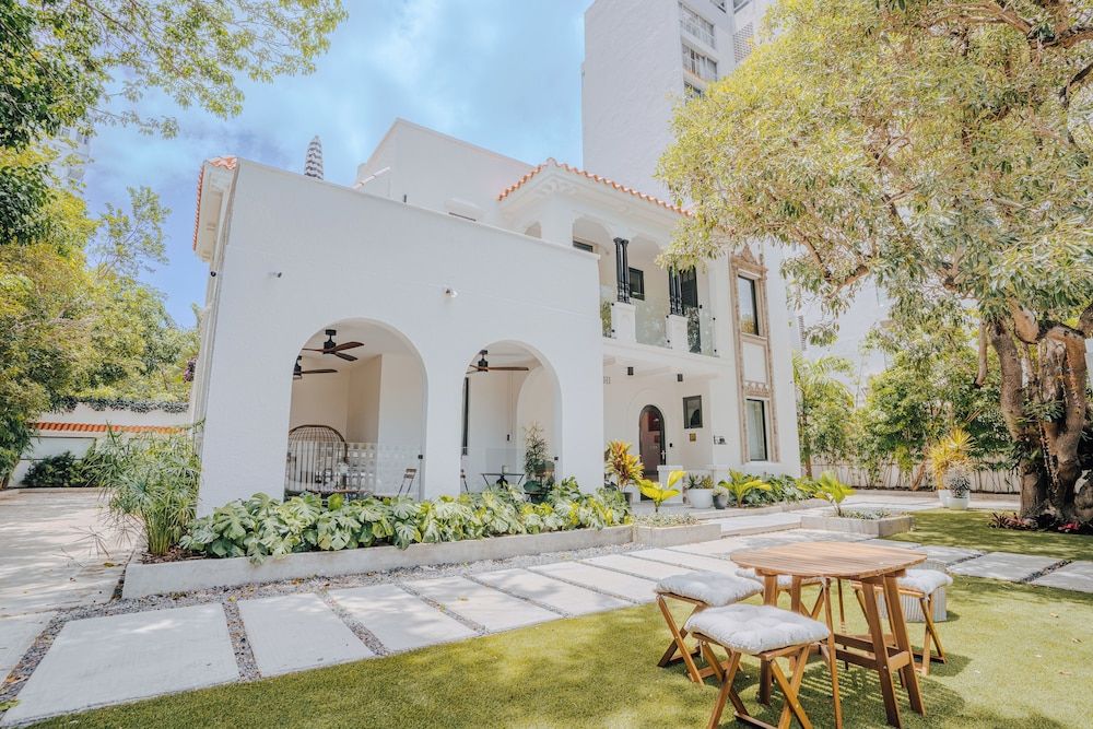 Flor De India - Exterior
