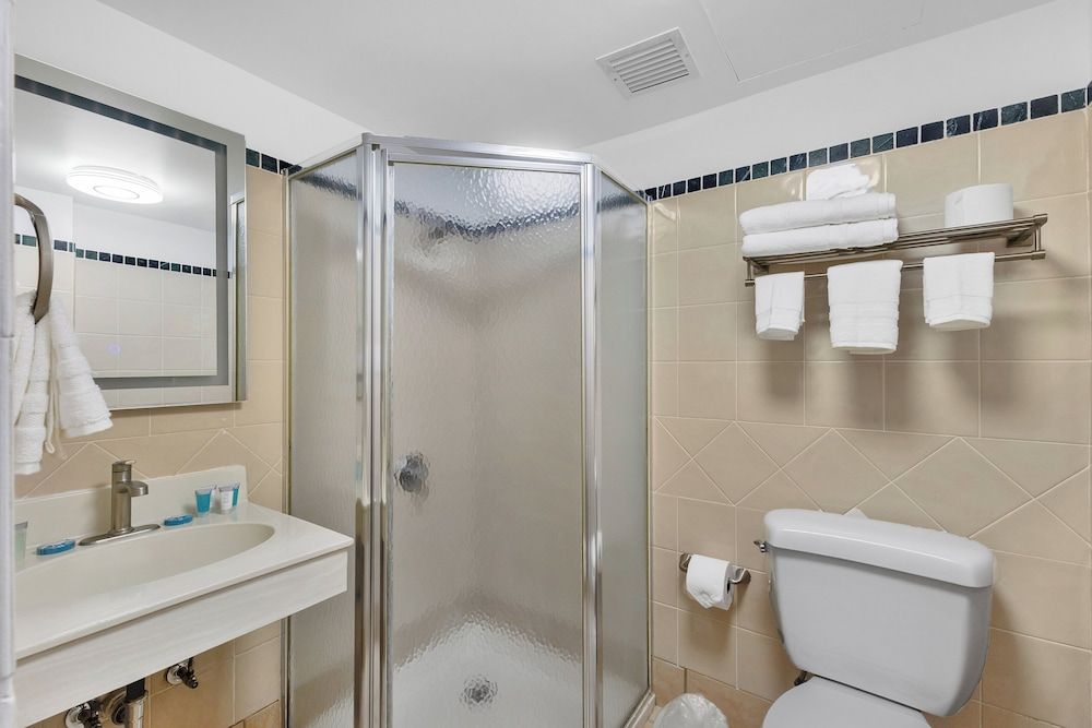 Armas Hotel - Bathroom - 4