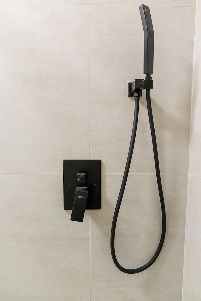The Oliver Hotel - Bathroom - 1