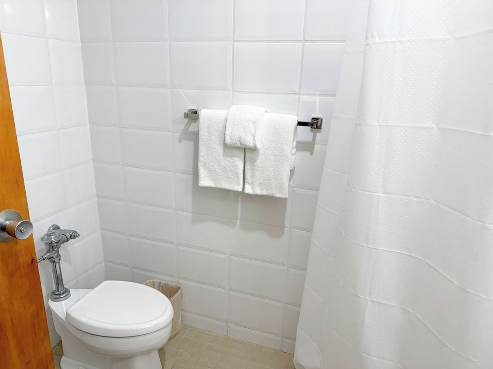 Ficus Hotel - Bathroom - 2