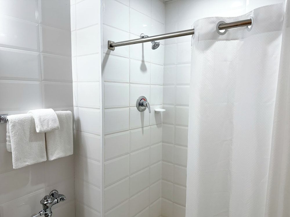 Ficus Hotel - Bathroom - 4