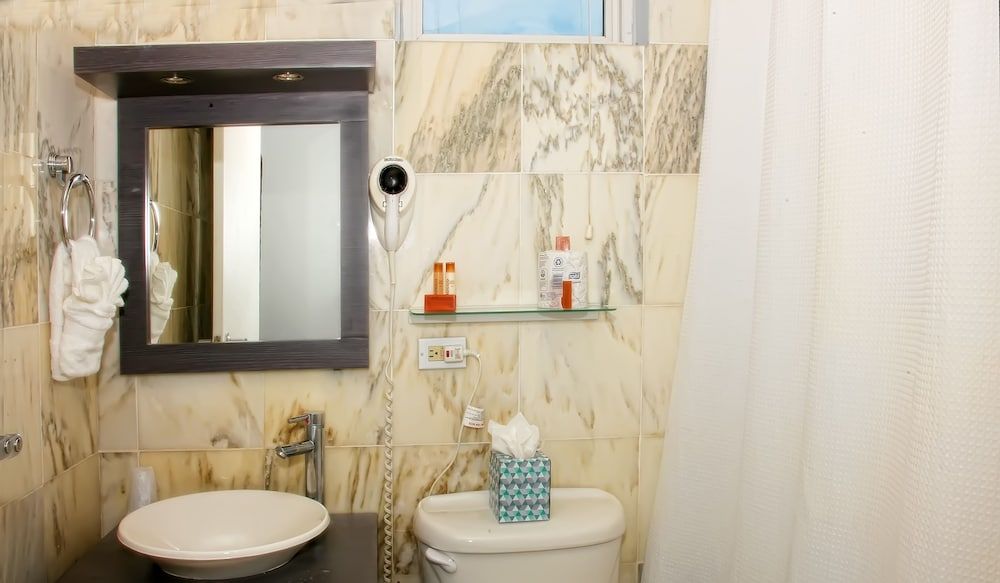 Coral Princess Hotel - Bathroom - 3